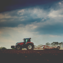 Cambuci Metalúrgica | Dirija uma máquina agrícola sem experiência e sem a necessidade de estar em uma